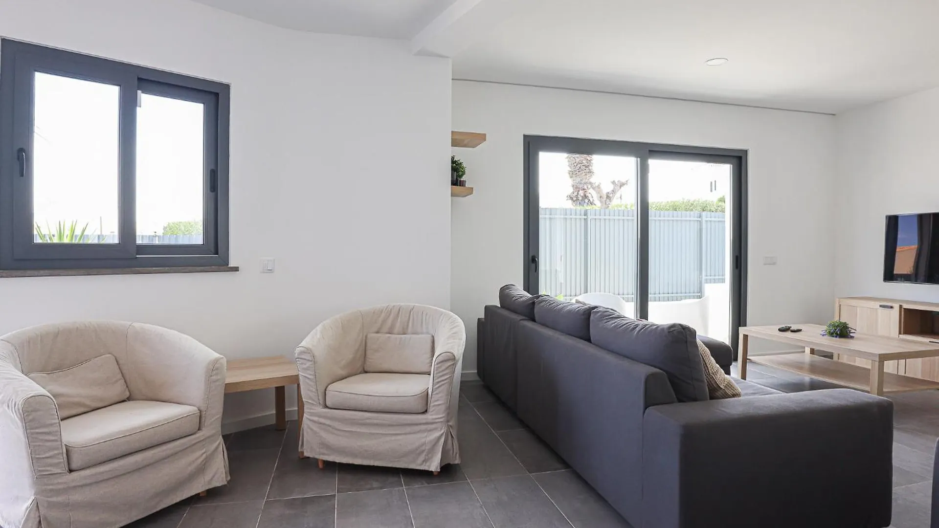 Villa Soares - Centro Albufeira - For Families - By Bedzy 0*,