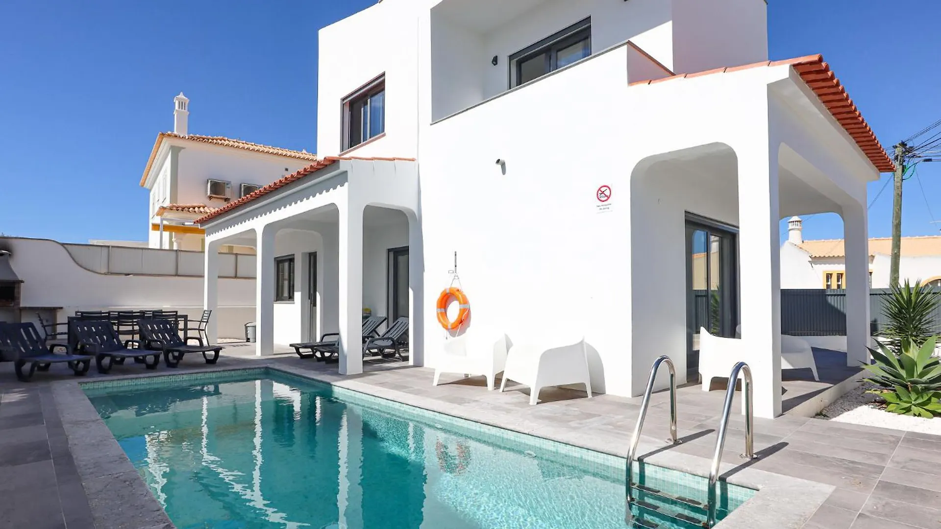 Villa Soares - Centro Albufeira - For Families - By Bedzy