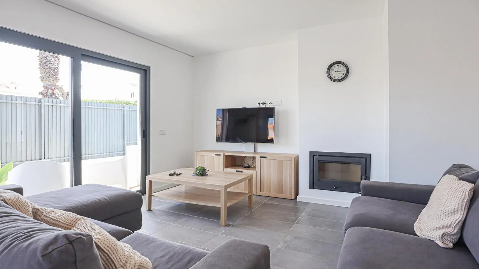 Villa Soares - Centro Albufeira - For Families - By Bedzy